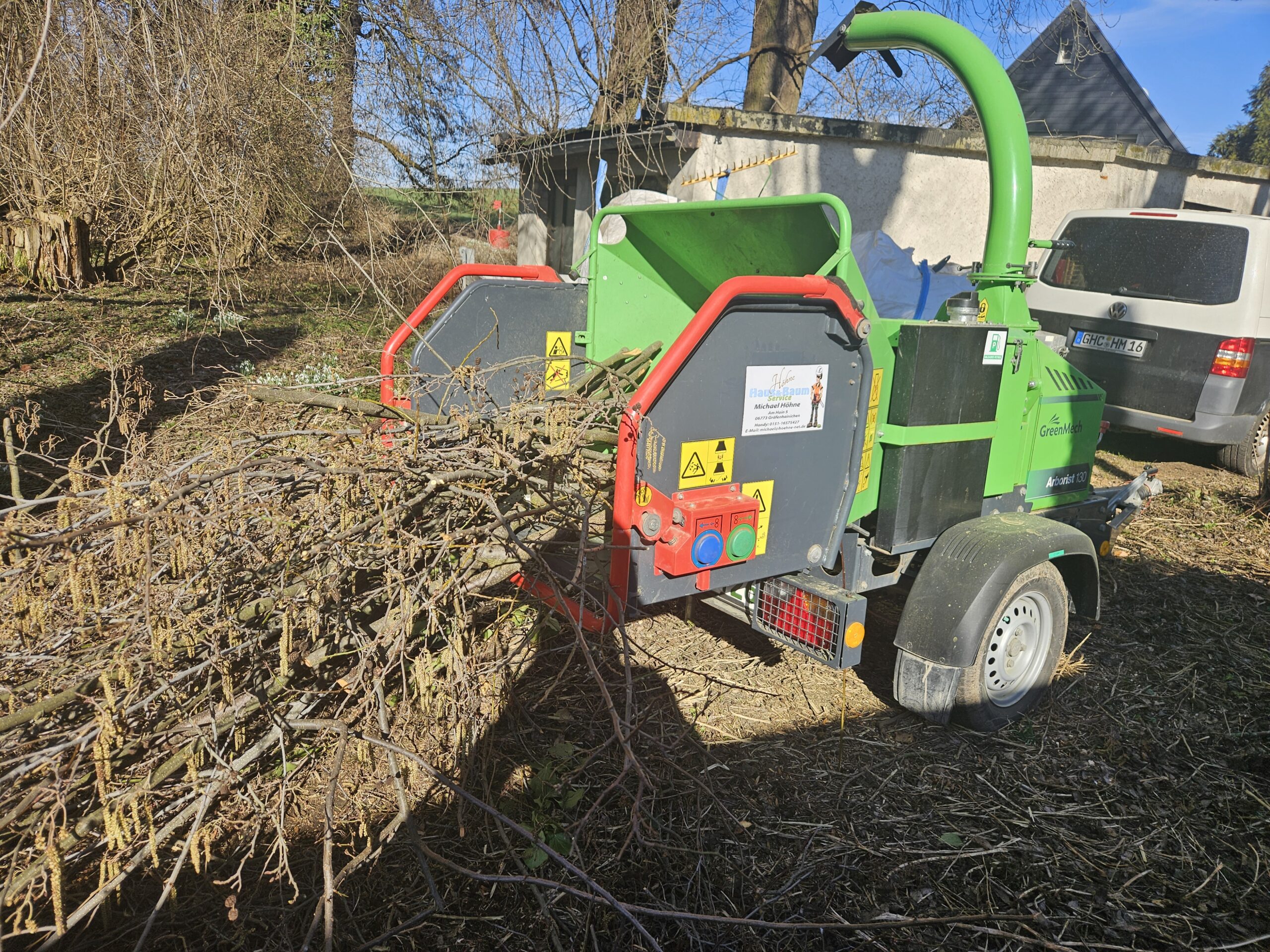 Häckselarbeiten mit eigenem Häcksler